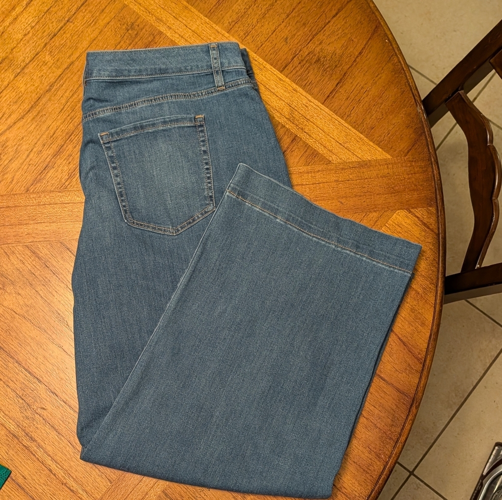 Lane Bryant Wide Leg Flare Jeans NWT - Picture 8 of 9